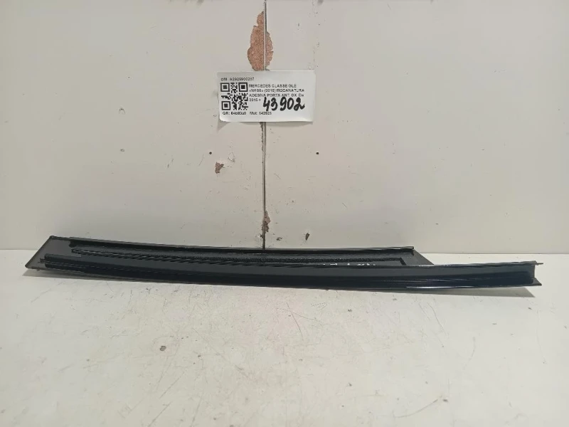 Modanatura Adesiva Porta ANT DX A2926900287 Mercedes Classe GLE W166 2015