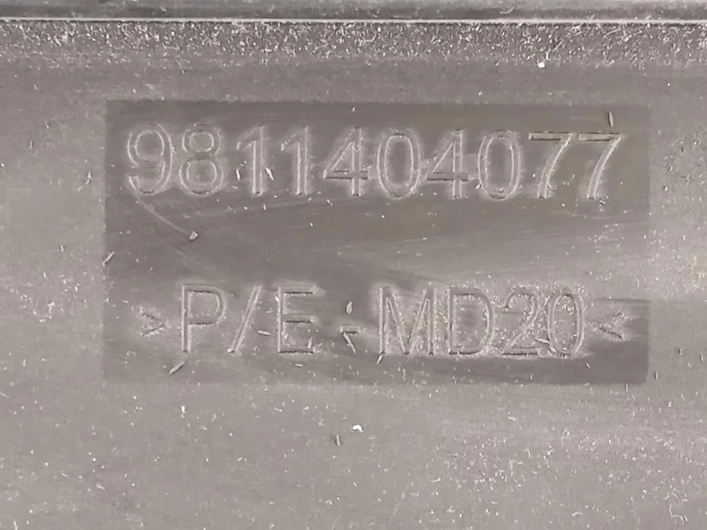 Modanatura Adesiva Porta ANT DX 9811404077 Peugeot 5008 II 2017