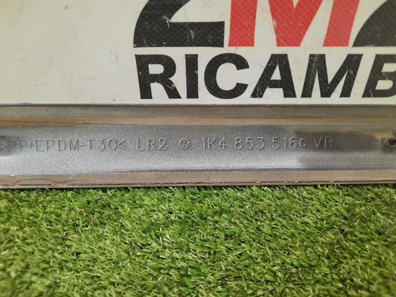Modanatura Adesiva Porta ANT DX 1K4853516C Volkswagen GOLF V 2004