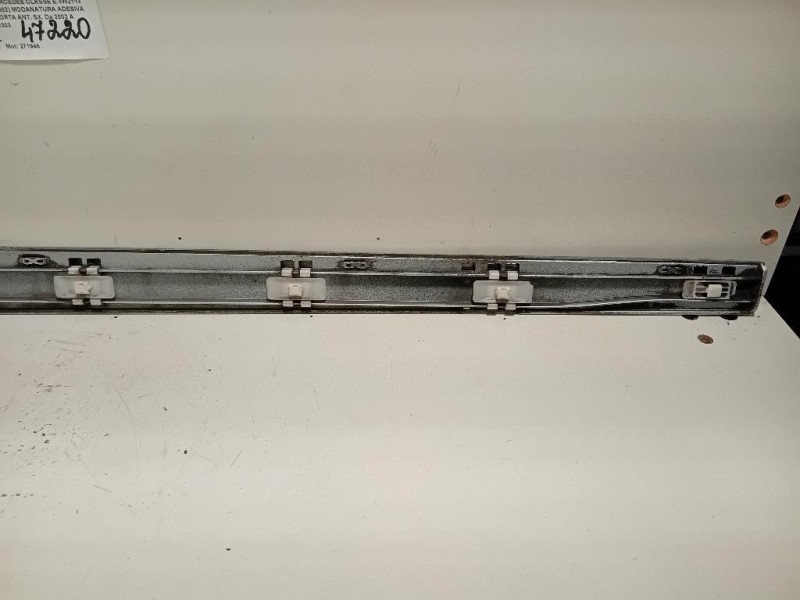 Modanatura Adesiva Porta ANT SX A2116901962 Mercedes Classe E W211 2002