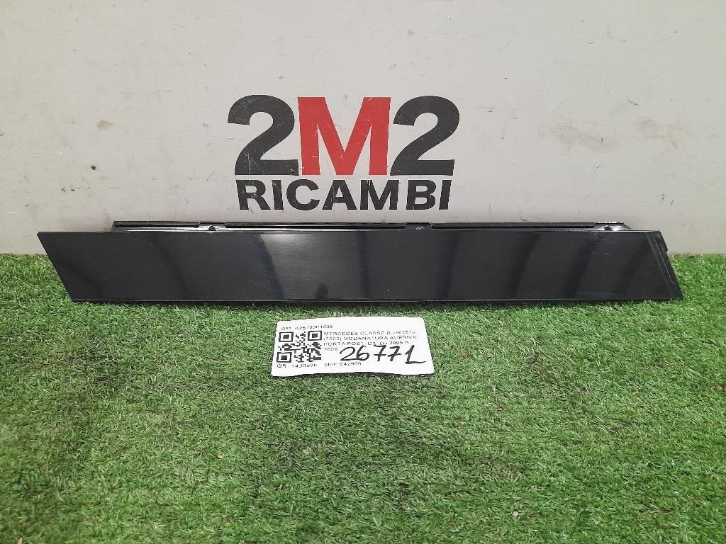 Modanatura Adesiva Porta POST DX A2516901889 Mercedes Classe R W251 2006