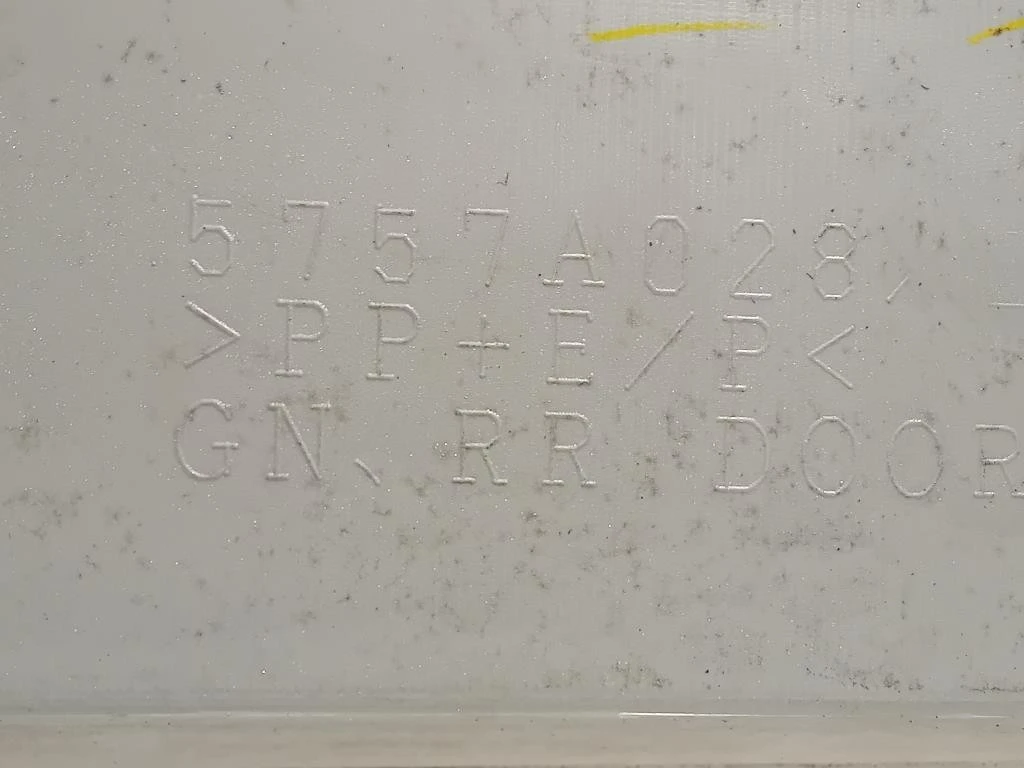 Modanatura Adesiva Porta POST DX 5757A028 Mitsubishi Pajero IV 2007