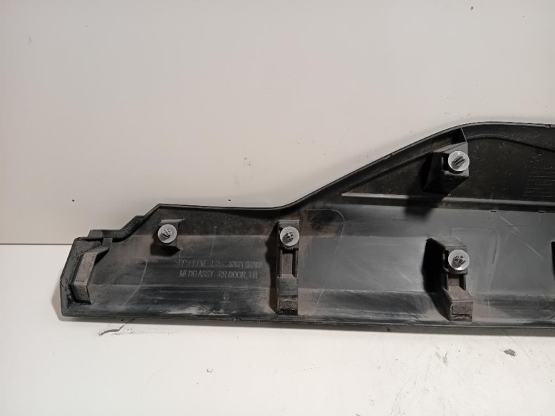 Modanatura Adesiva Porta POST SX 828716RA0A Nissan X-trail IV 2017