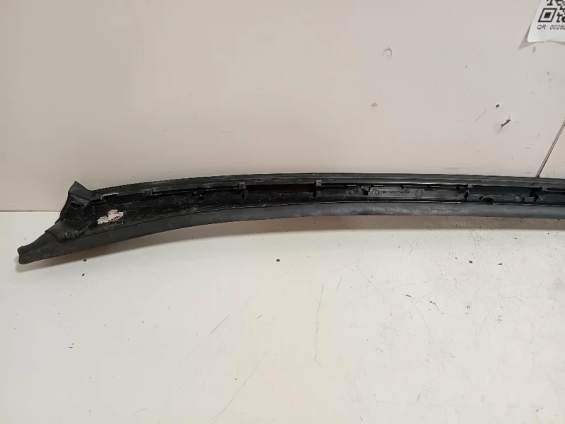 Modanatura Cristallo Deflettore SX A2056900162 Mercedes Classe C W205 2014