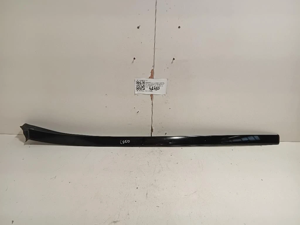 Modanatura Cristallo Deflettore SX A2056900162 Mercedes Classe C W205 2014