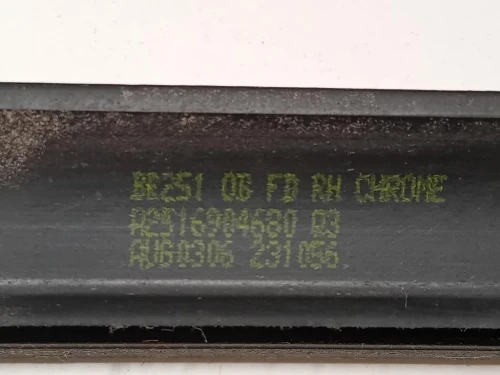 Modanatura Estraschiavetro Porta ANT DX A2516904680 Mercedes Classe R W251 2006