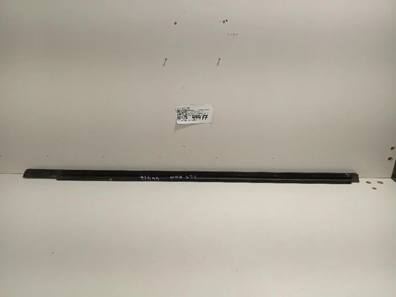 Modanatura Estraschiavetro Porta ANT DX A2516904680 Mercedes Classe R W251 2006