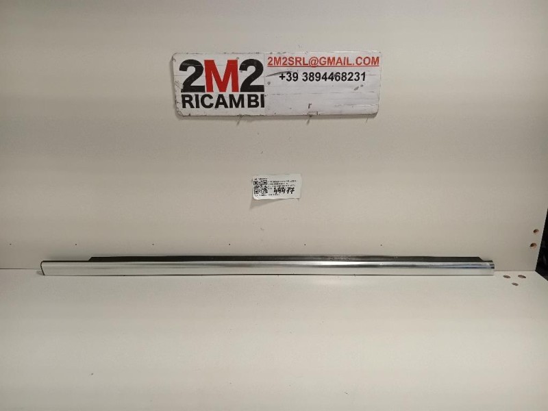 Modanatura Estraschiavetro Porta ANT DX A2516904680 Mercedes Classe R W251 2006