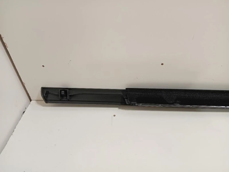 Modanatura Estraschiavetro Porta ANT SX 9309Q1 Peugeot 308 II 2017