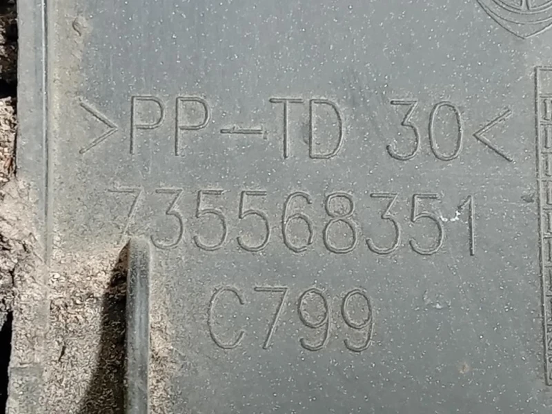Modanatura Paracolpi Parafango ANT DX 735568351 Fiat 500L 2013