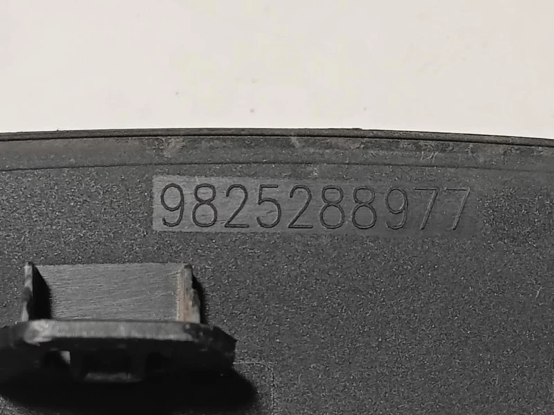 Modanatura Paracolpi Parafango ANT SX 9825288977 Peugeot 5008 II 2017