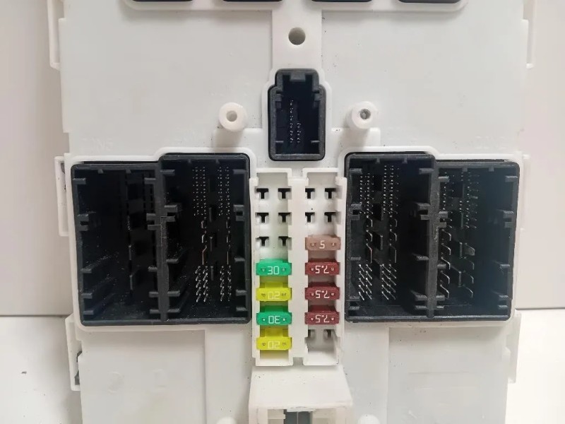 Centralina Scatola Fusibili 6135 8709211-01 Bmw Serie 1 F20 Berlina 2015