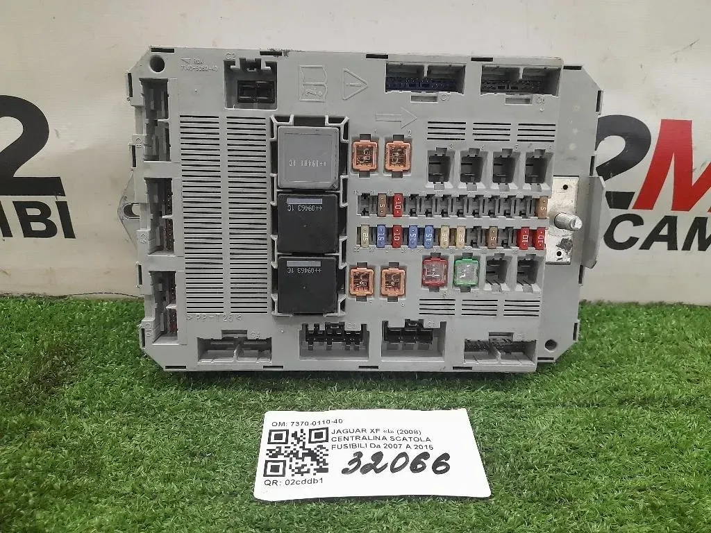 Centralina Scatola Fusibili 7370-0110-40 Jaguar XF I 2008