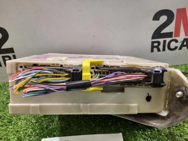 Centralina Scatola Fusibili 8273053050 Lexus Serie IS II 2006