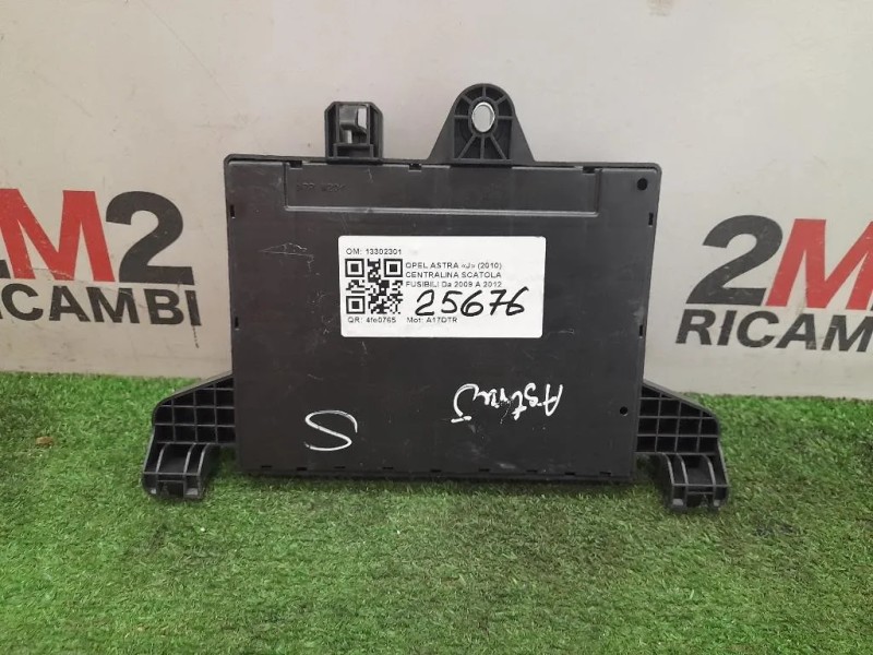 Centralina Scatola Fusibili 13302301 Opel Astra J 2010