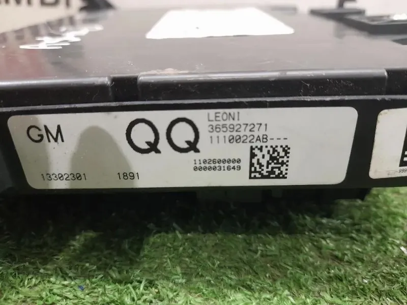 Centralina Scatola Fusibili 13302301 Opel Astra J 2010