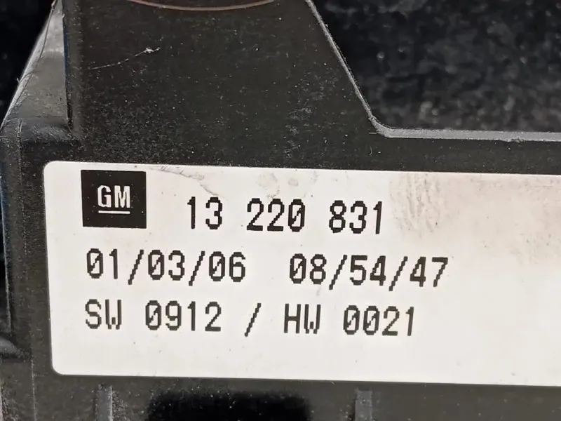 Centralina Scatola Fusibili 13220831 Opel Zafira B 2005