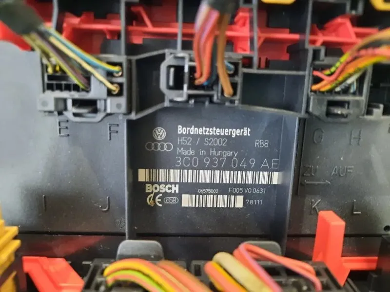 Centralina Scatola Fusibili 3C0937049AE SCATOLA Volkswagen Touran II 2007