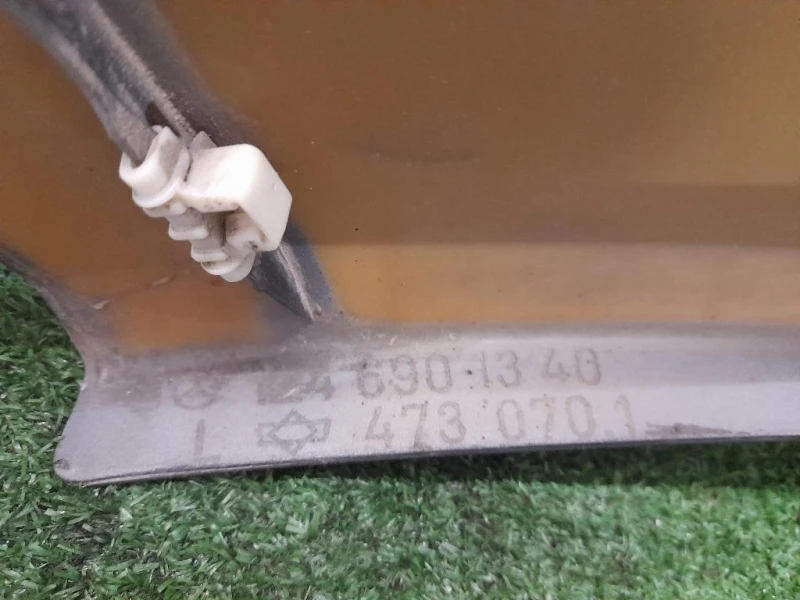 Modanatura Parafango ANT SX 1246901340 Mercedes Classe E W124 1985