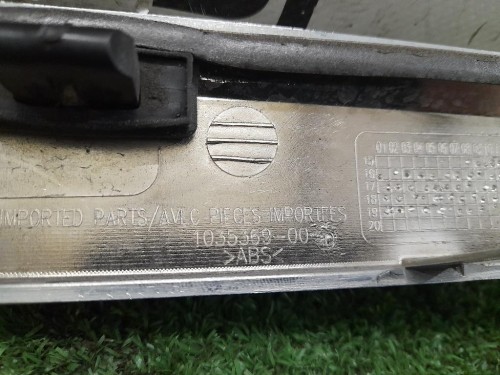 Modanatura Portello POST TESLA X 103536900D Tesla Model X 2015