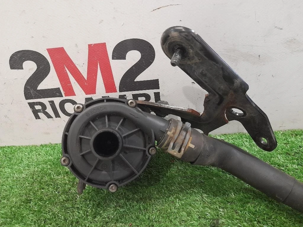 Pompa Acqua Supplementare 04L965567A Volkswagen GOLF VII 2013