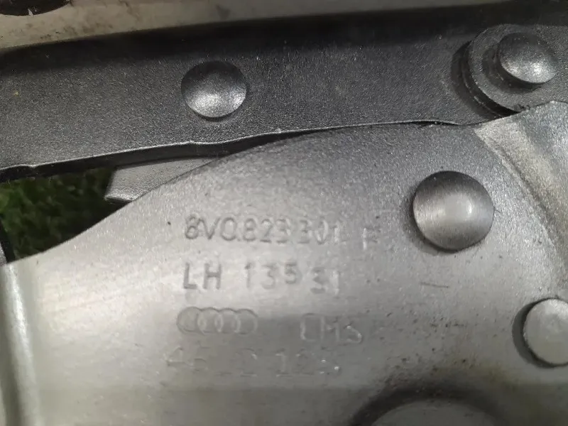 Cerniera Cofano ANT SX 8V0823301F 8V0823823F Audi A3 8VA Sportback 2012