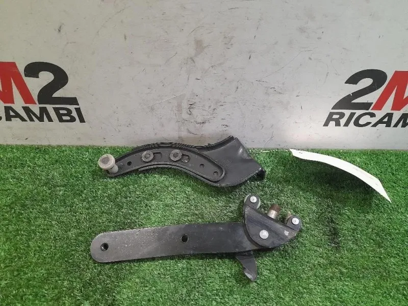 Cerniera Guida Porta Scorrevole SUP POST DX 2K0843436A Volkswagen Caddy III 2004