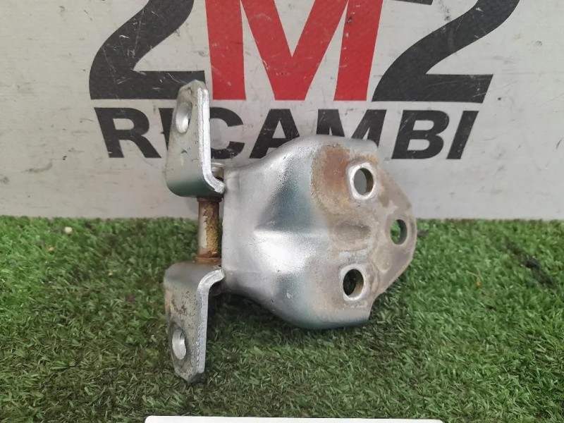 Cerniera Porta INF ANT SX MB574273 ANT SX Mitsubishi L200 II 1997