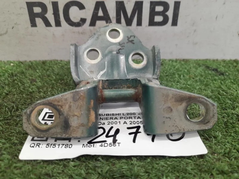 Cerniera Porta SUP ANT SX MB574274 ANT SX Mitsubishi L200 II 1997