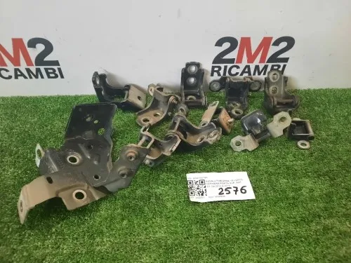 Cerniera Porta SUP ANT SX 804010019R Renault Mégane III 2012