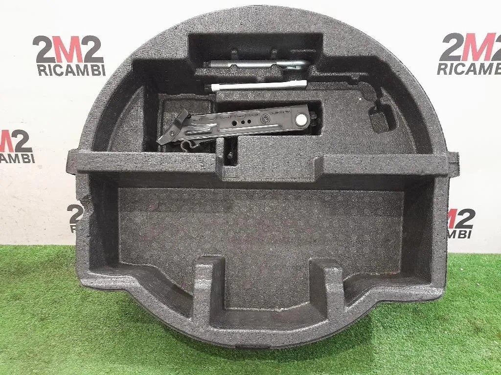 Cestello SEDE Ruota DI Scorta POST DX 649930D040 Toyota Yaris IV 2014