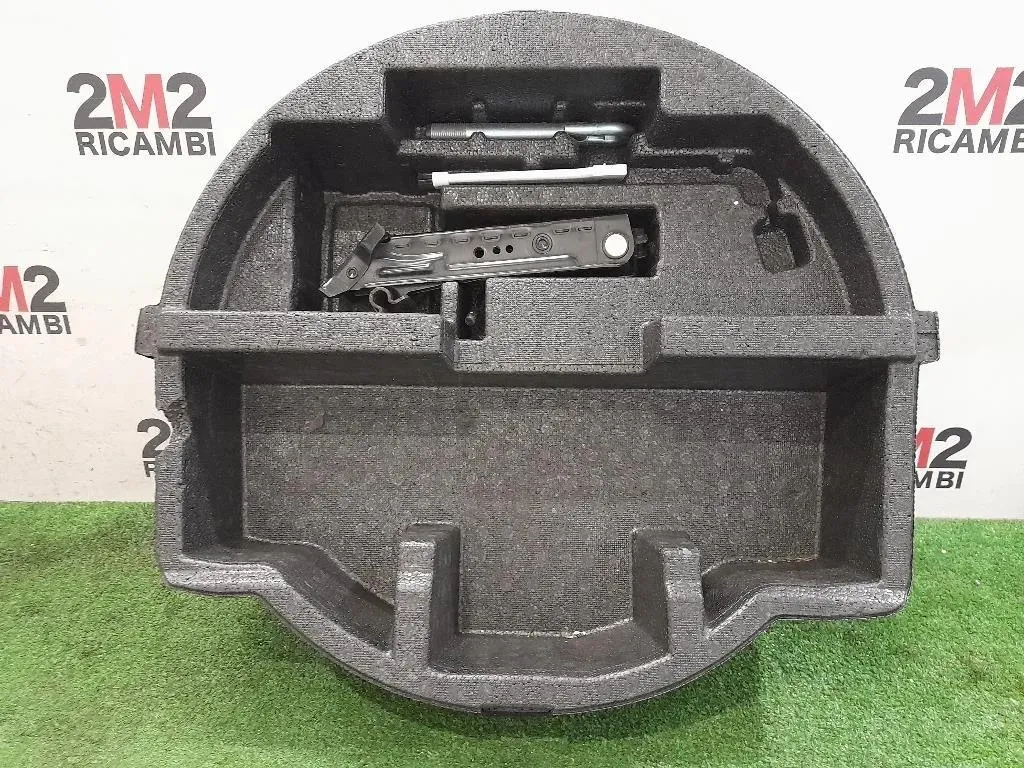 Cestello SEDE Ruota DI Scorta POST DX 649930D040 Toyota Yaris IV 2014