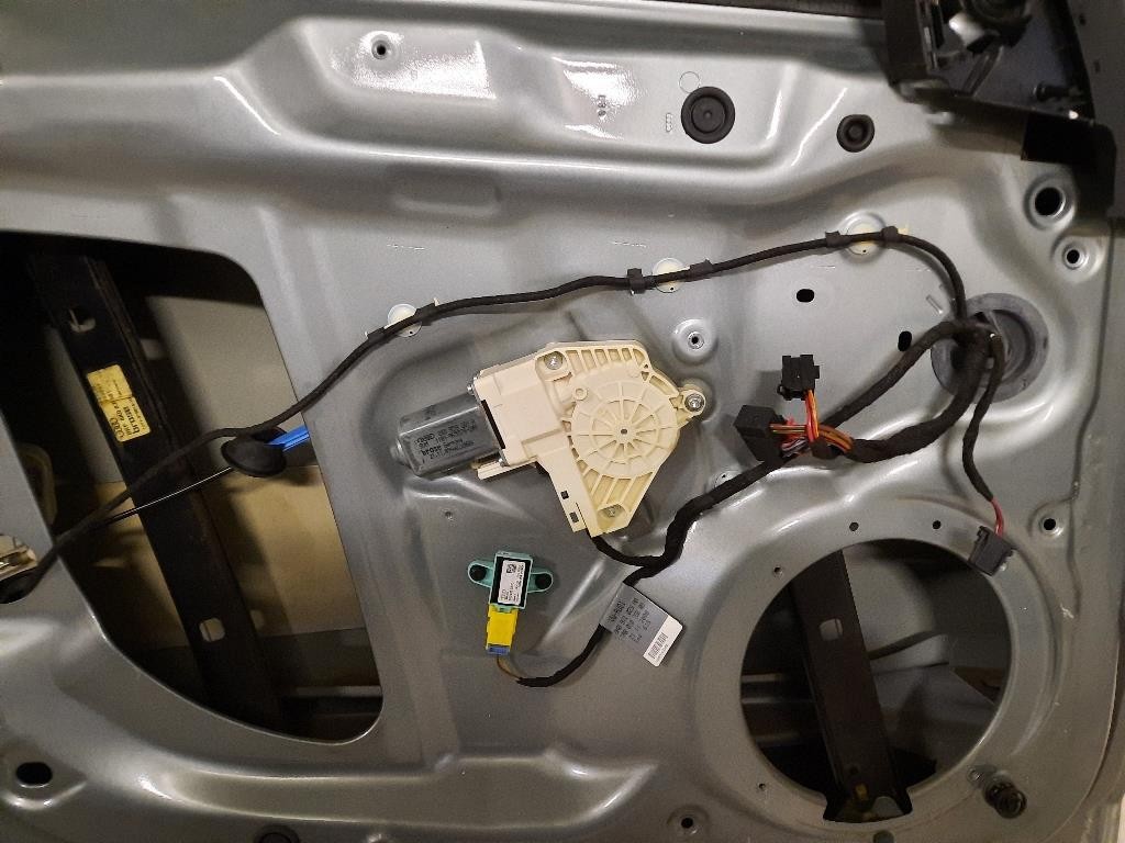 Porta ANT SX 8K0831051J Audi A4 8K2 2012