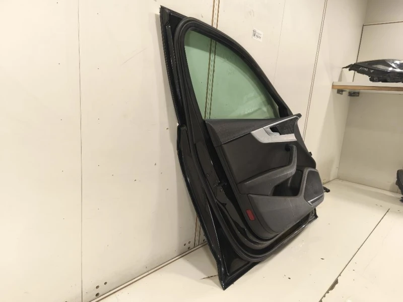 Porta ANT SX 8W0831051 Audi A4 8W2 2015
