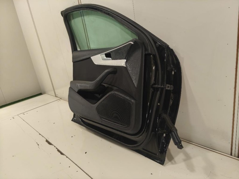 Porta ANT SX 8W0831051 Audi A4 8W2 2015