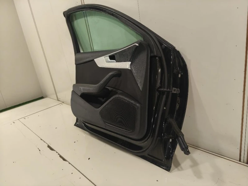 Porta ANT SX 8W0831051 Audi A4 8W2 2015