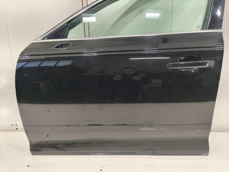 Porta ANT SX 8W0831051 Audi A4 8W2 2015