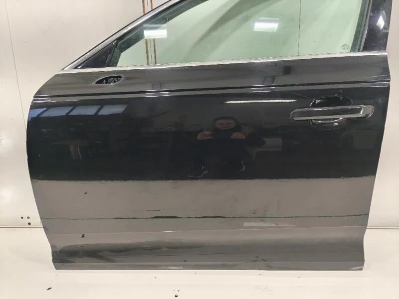 Porta ANT SX 8W0831051 Audi A4 8W2 2015