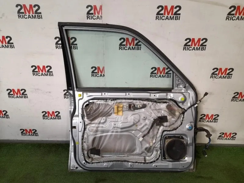 Porta ANT SX MR981937 Mitsubishi Pajero Sport 1998