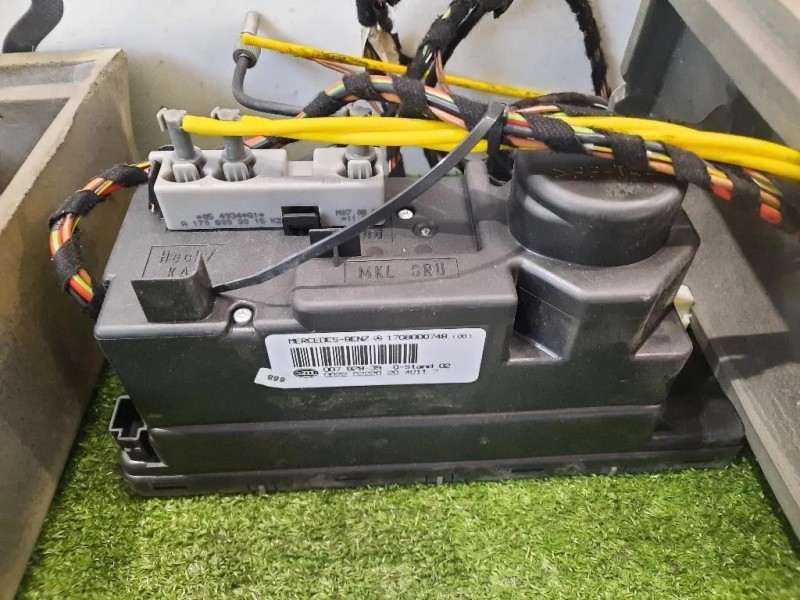 Compressore Chiusura Centralizzata 1708000748 POMPA Mercedes Classe SLK R170 1997