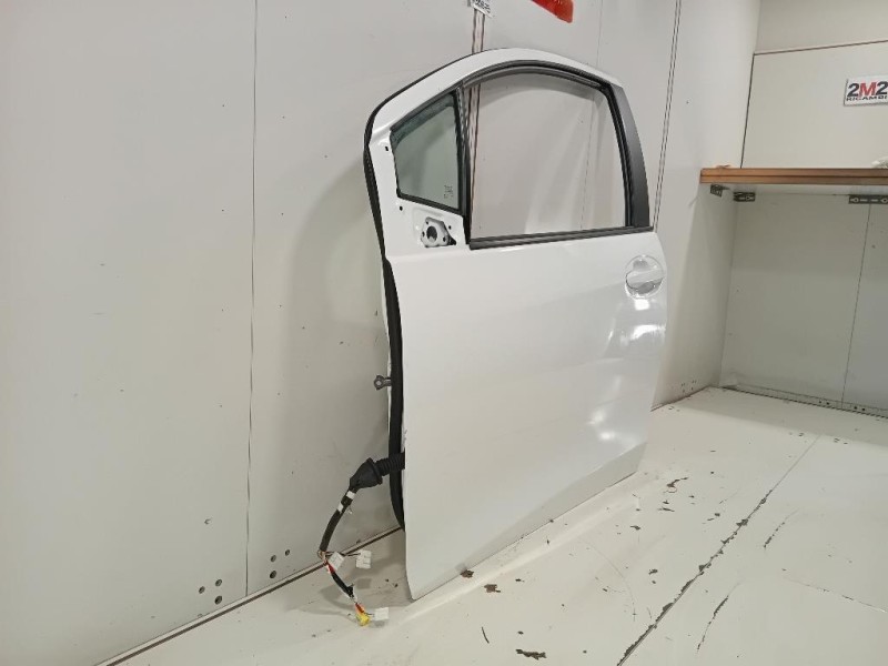 Porta ANT SX 670020D500 Toyota Yaris IV 2014