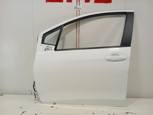 Porta ANT SX 670020D500 Toyota Yaris IV 2014