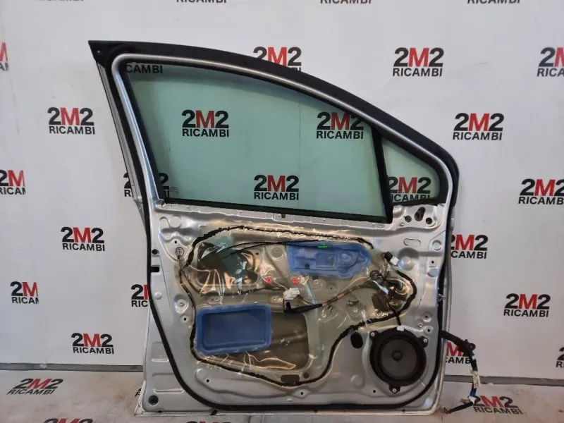 Porta ANT SX 670020D500 Toyota Yaris IV 2017