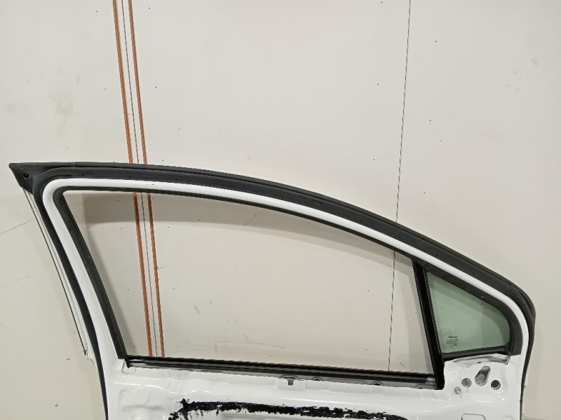 Porta ANT SX 670020D500 Toyota Yaris IV 2017