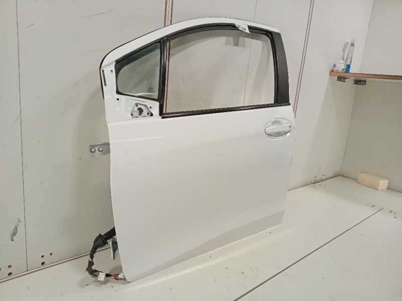 Porta ANT SX 670020D500 Toyota Yaris IV 2017