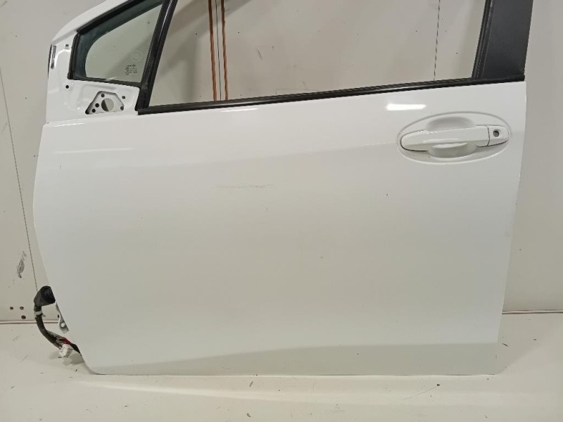 Porta ANT SX 670020D500 Toyota Yaris IV 2017