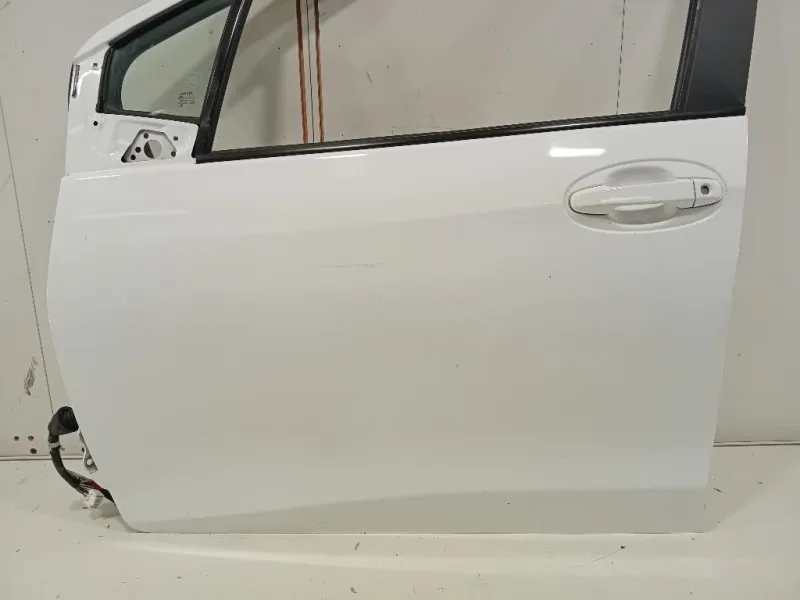 Porta ANT SX 670020D500 Toyota Yaris IV 2017