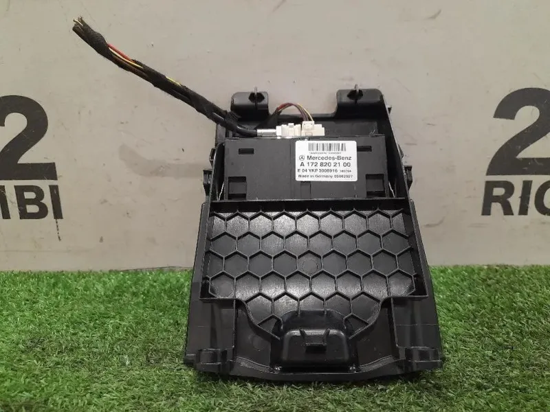 Connettore USB A1728202100 Mercedes Classe A W176 2015