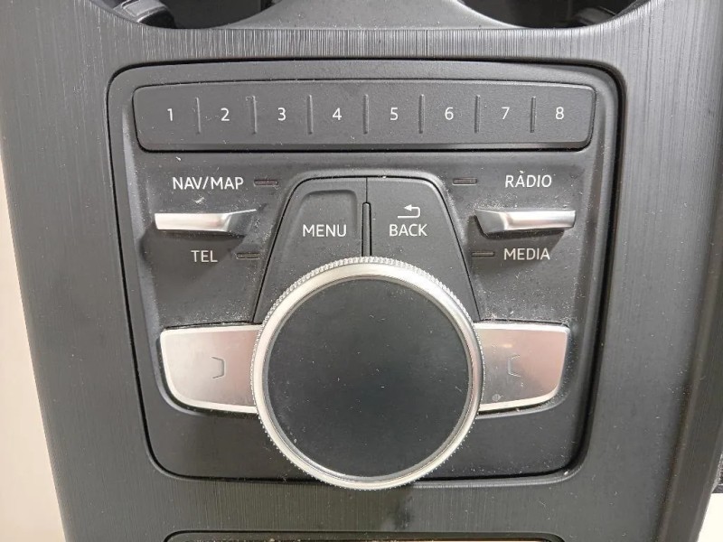 Console Centrale 8W1864261C Audi A4 8W5 Avant 2015