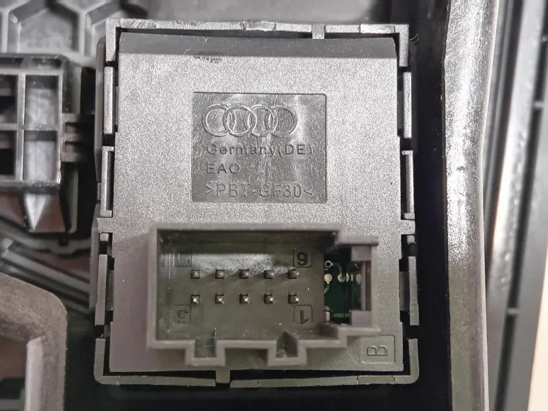 Console Centrale 8W1864261C Audi A4 8W5 Avant 2015